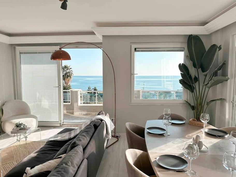 Cleopatra L Truly Unique Sea View Apartament